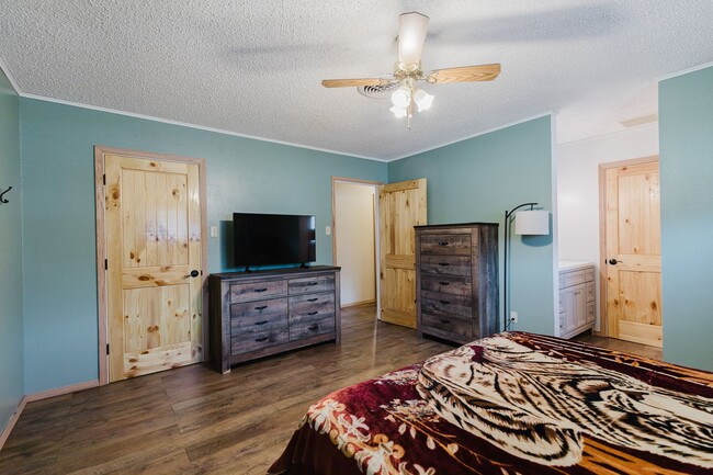 Building Photo - Spacious 3 Bedroom Home with Solar Panels and a Pool