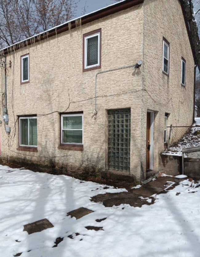 Building Photo - 38 Manitoba Ave