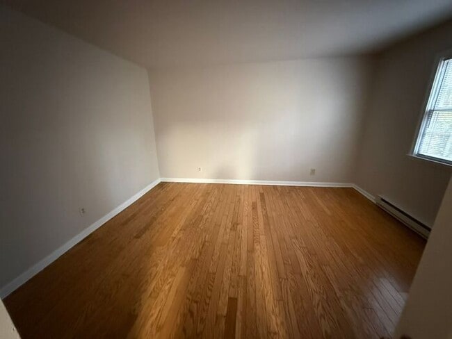 Building Photo - Duke View Apartments