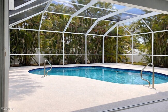 Building Photo - 3107 SW 15th Ave