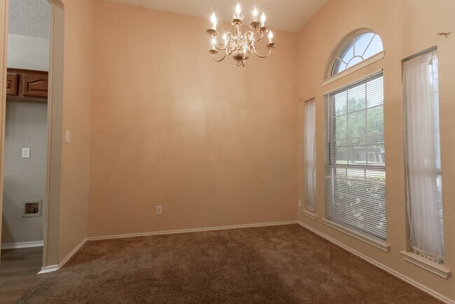 Building Photo - 7414 Westhaven Dr