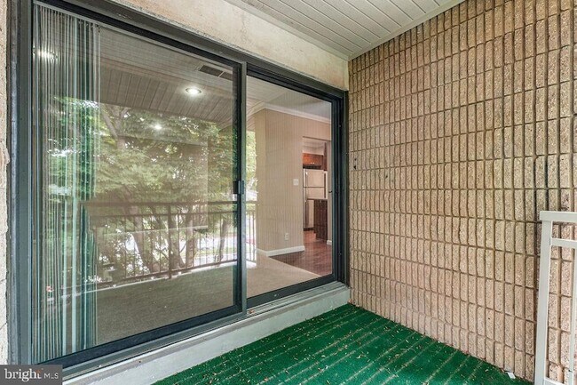 Building Photo - 6099 Majors Ln