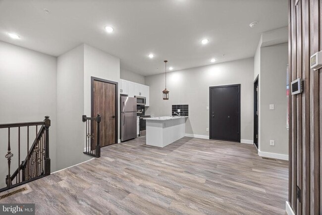 Building Photo - 405 N Simpson St