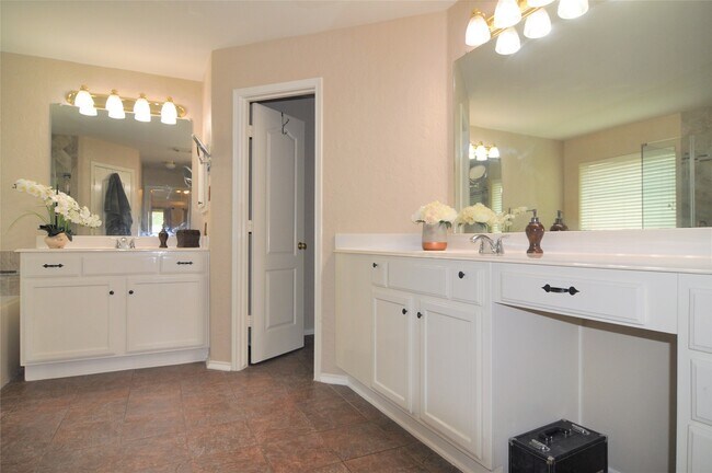 Building Photo - 415 Sterling Heights Ln