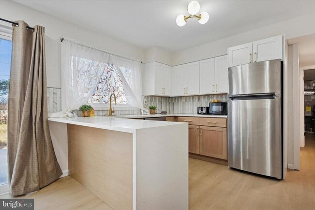 Building Photo - 127 Toledo Ln