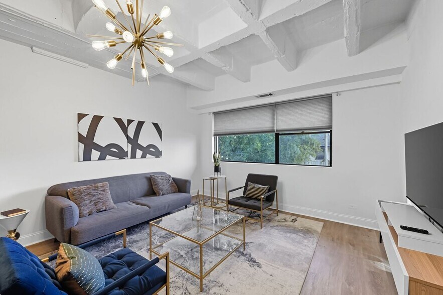 Building Photo - 3645 Peachtree Rd NE