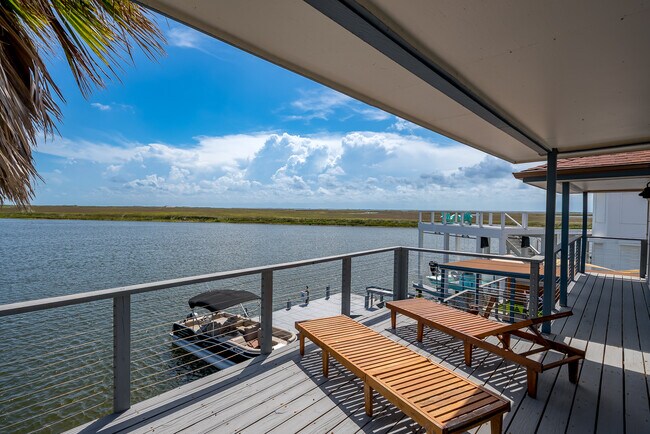 Building Photo - 13705 Cayo Cantiles St