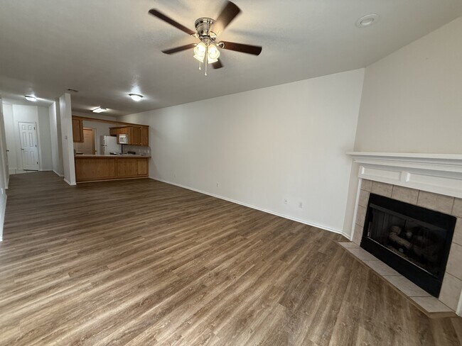 Building Photo - 701 S Stoneybrook St