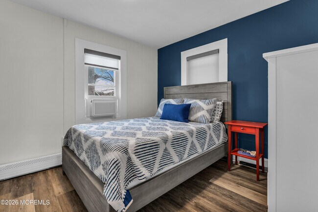 Building Photo - 1208 Bond St