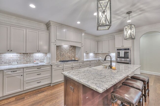Building Photo - 9141 Holstein Dr