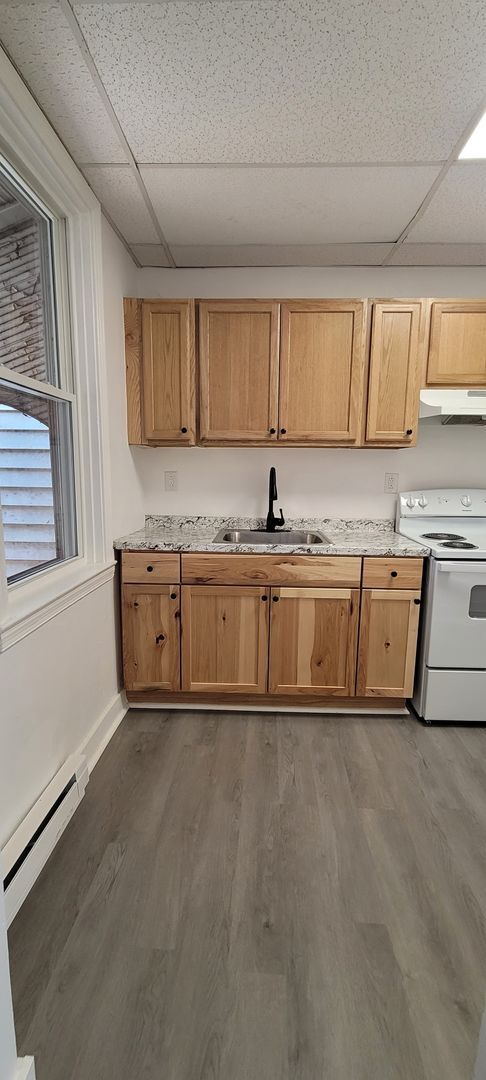 Building Photo - Newly Renovated 3BR Home – Lancaster – Move-In Ready