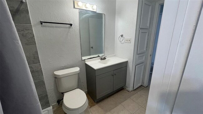 Building Photo - 9515 Aberdeen Way