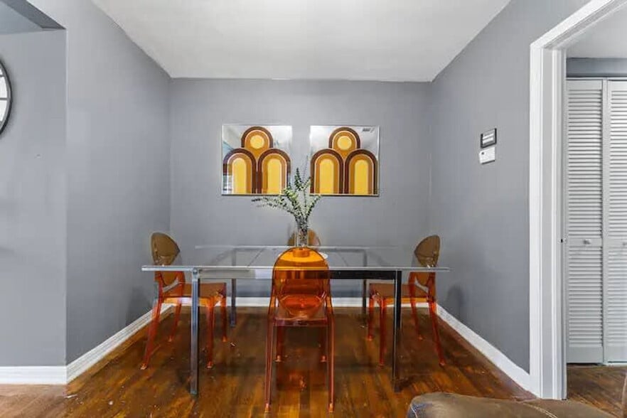 Building Photo - 1512 Larue Ave