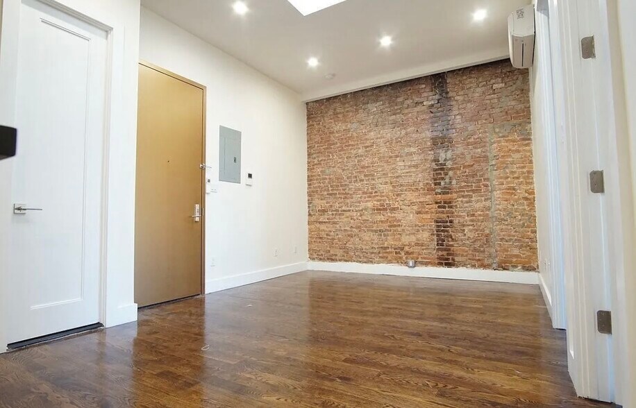 Building Photo - 2156A Fulton St