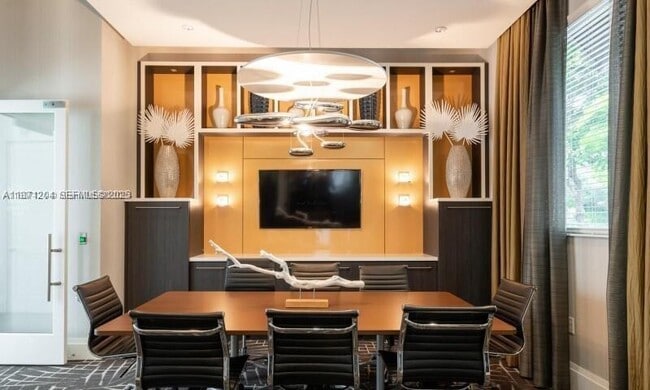 Building Photo - 320 Franklin Club Dr