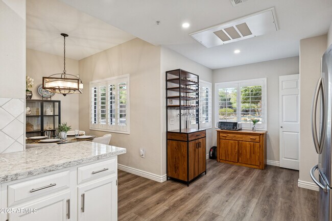 Building Photo - 15050 N Thompson Peak Pkwy