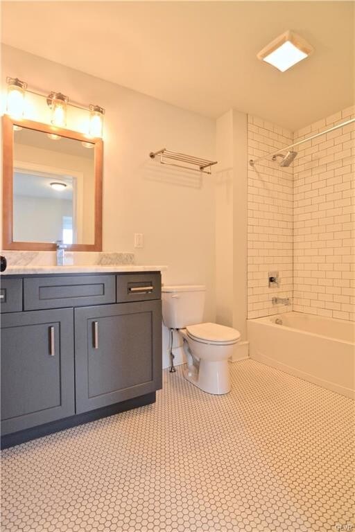 Building Photo - 147 Lachenour Ave