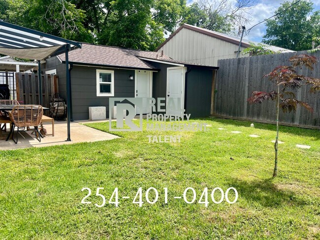 Building Photo - Coming in JULY!! Newly Remodeled 3-Bedroom...