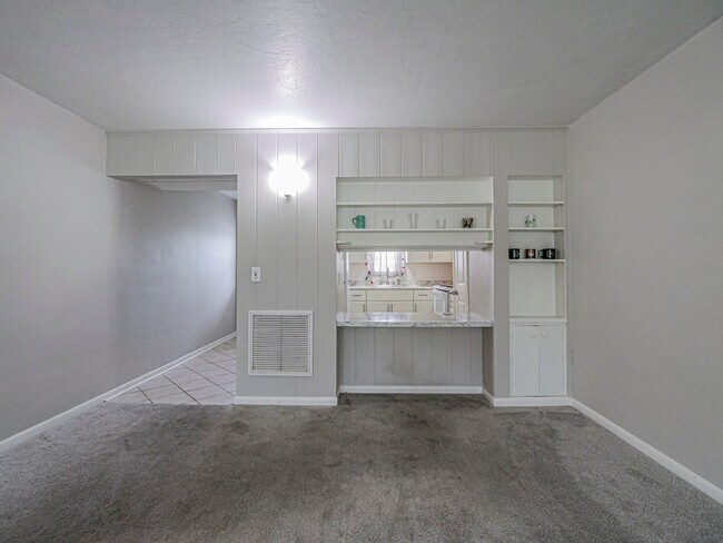 Building Photo - 677 Royal Palm Blvd