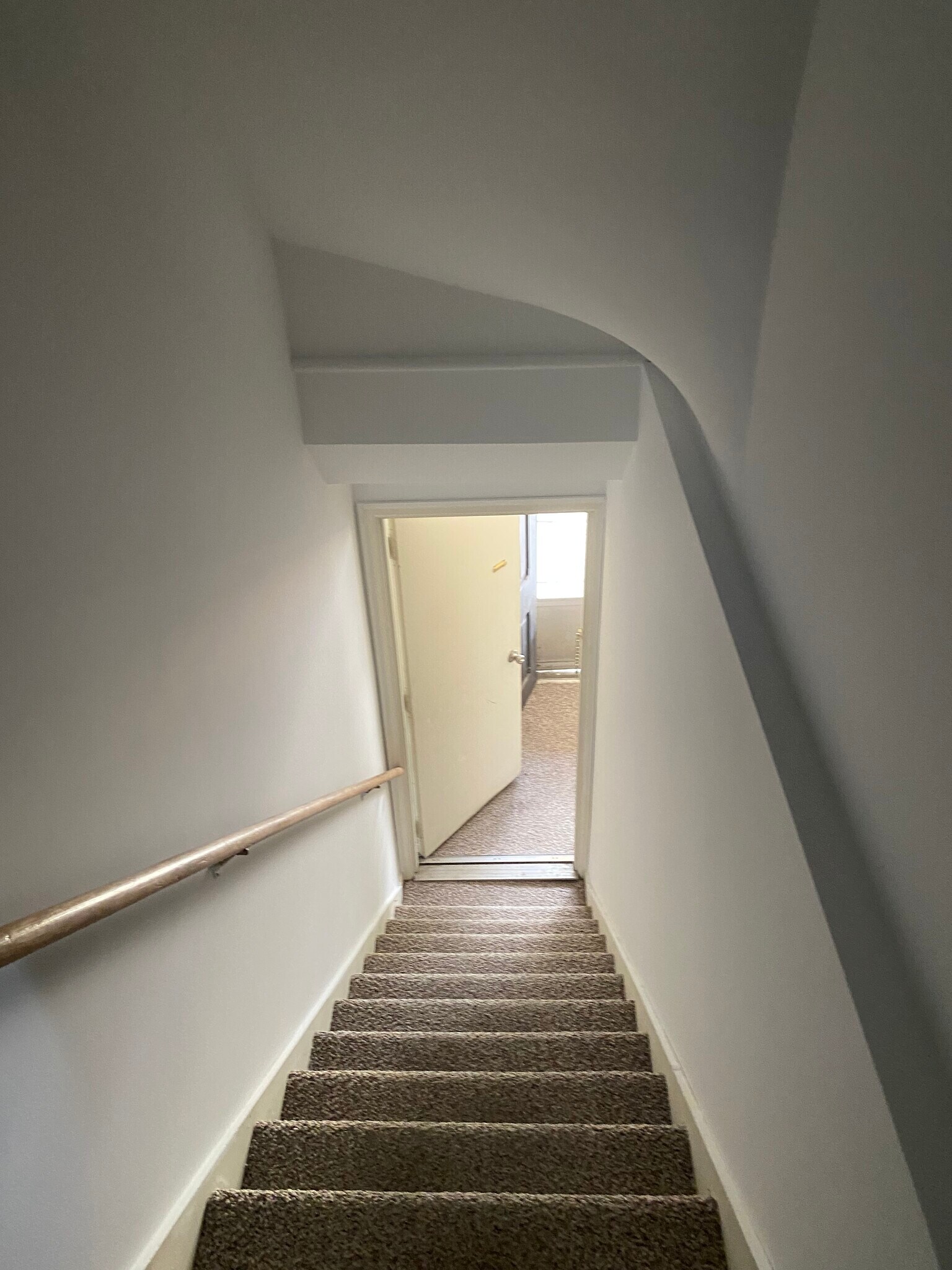 Building Photo - 162-201 E Front St