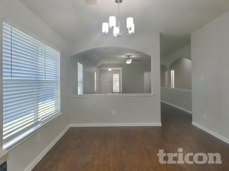 Building Photo - 2331 Gianna Way