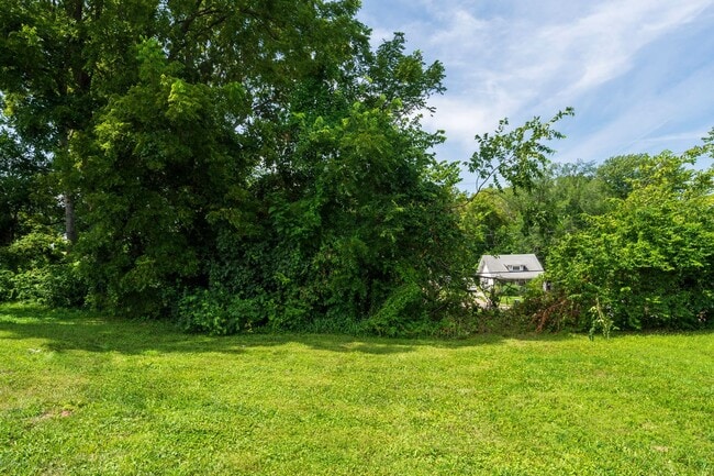 Building Photo - Charming 3-Bedroom Home with Spacious Layout and Bonus Utility Space