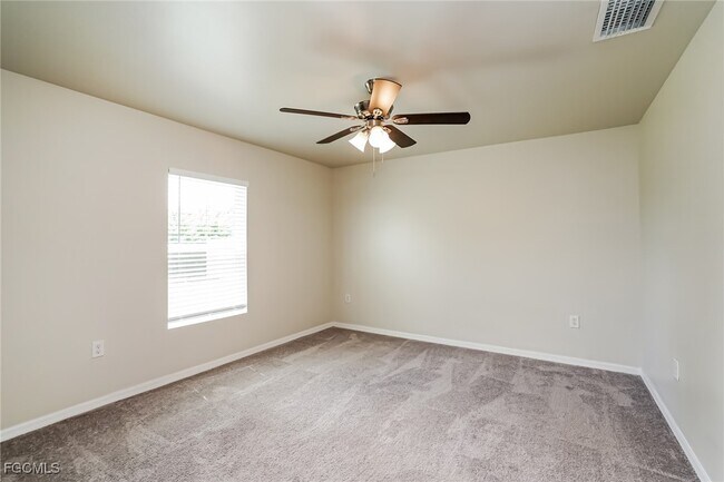 Building Photo - 4165 NE 9th Pl