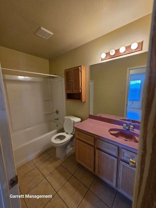 Building Photo - 1703 Taylor St