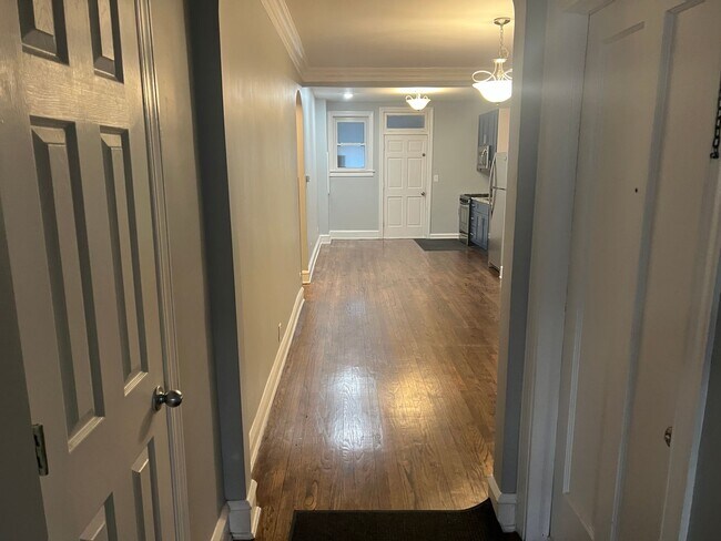 Building Photo - 2843 N Parkside Ave