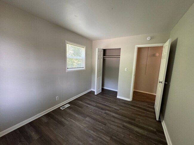 Building Photo - Far Eastside 4 Bedroom 2 Bath