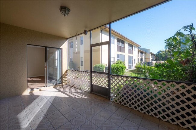 Building Photo - 12261 Sailwinds Dr