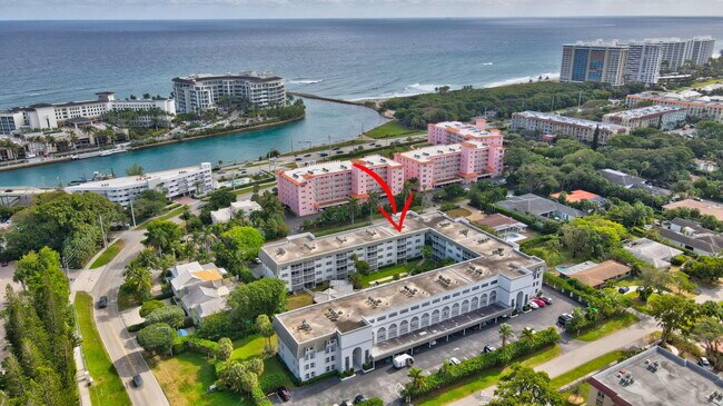 Building Photo - 200 W Camino Real
