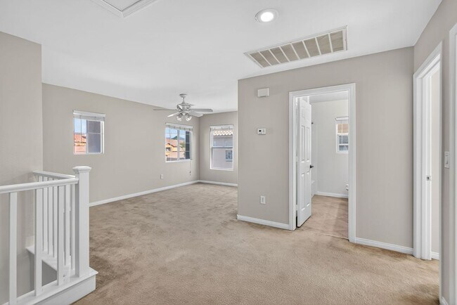 Building Photo - AMAZING MOVE-IN READY 4-BEDROOM + LOFT HOME IN ALIANTE!