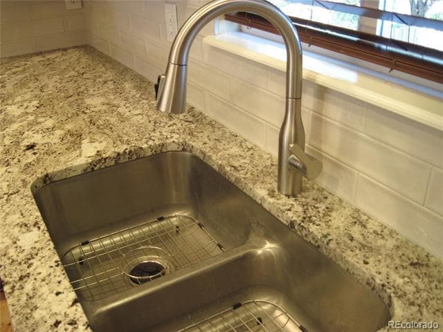 Building Photo - 1965 Dewhirst Dr