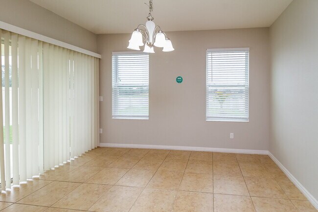 Building Photo - 3205 Turret Dr