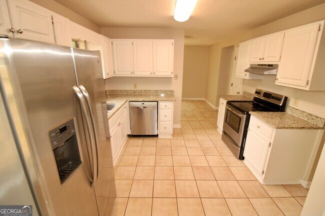 Building Photo - 108 Baytree Ct