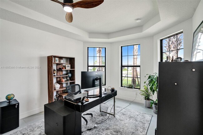 Building Photo - 4536 Silverwood Ln N