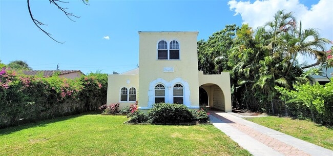 Primary Photo - 438 26th St