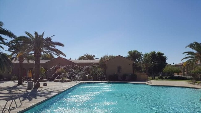 Building Photo - 1367 S Country Club Dr