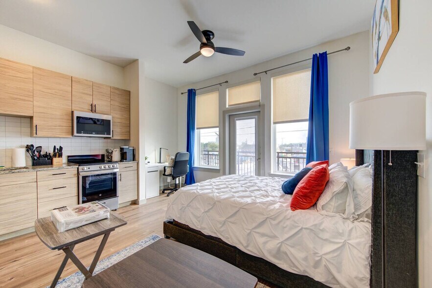 Building Photo - 1111 Shepherd Dr