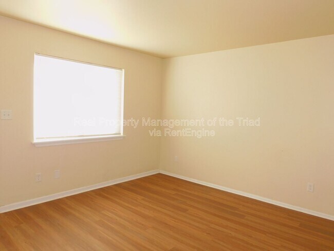 Building Photo - 4216 Parker St