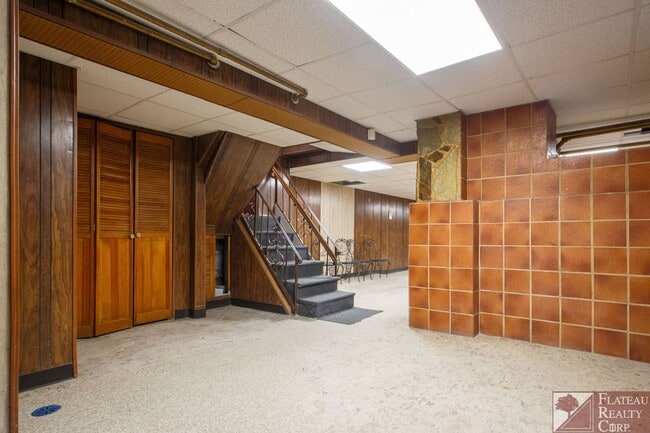 Building Photo - 1340 President St