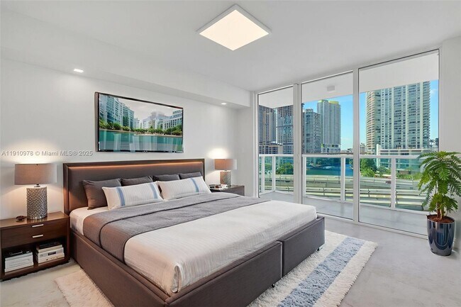 Building Photo - 31 SE 5th St