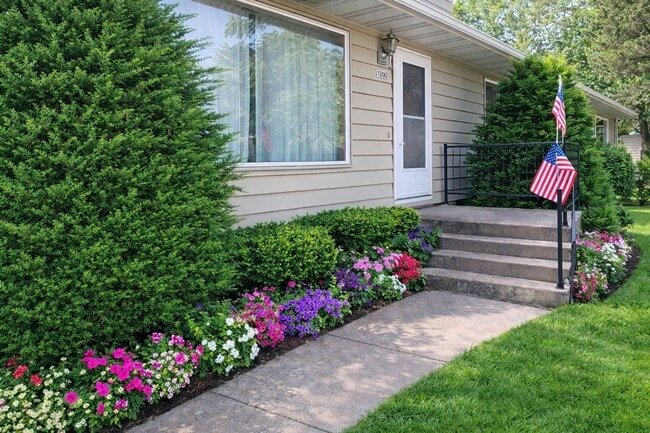 Building Photo - Click the “Apply Now” button or email wapmrentals@gmail.com for a prompt response.