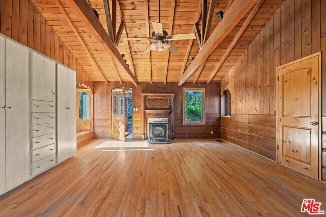 Building Photo - 3705 Fredonia Dr