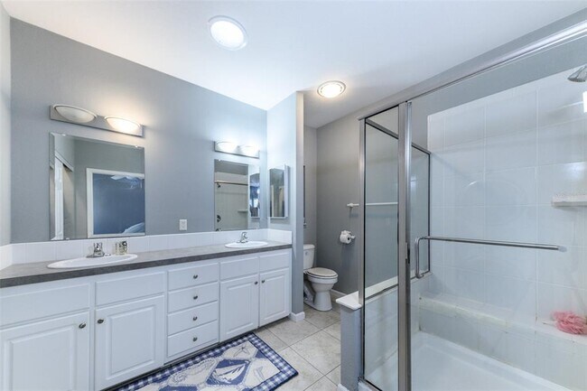 Building Photo - 2 Emden Cir