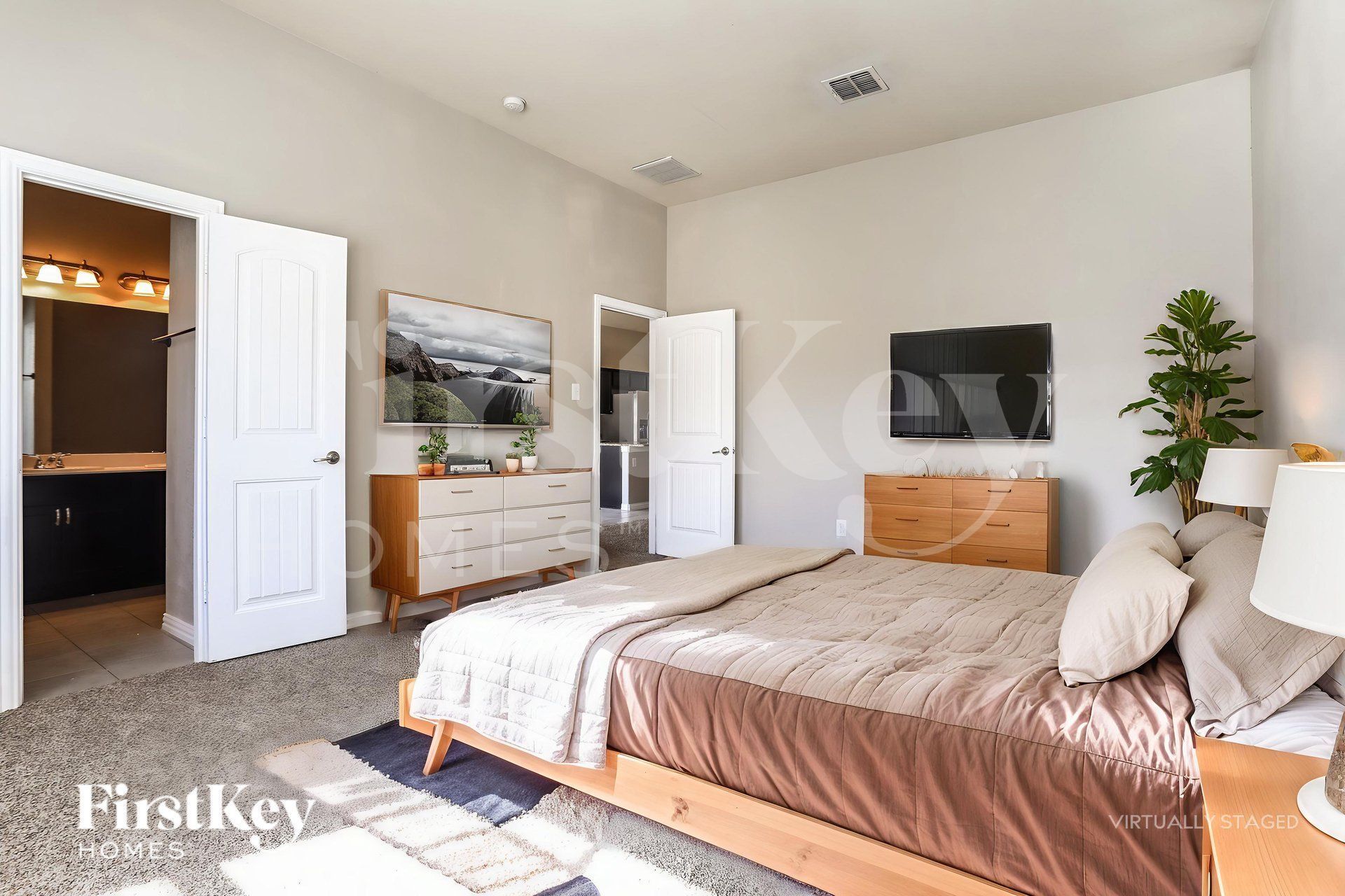 Building Photo - 703 Woodcrest Dr