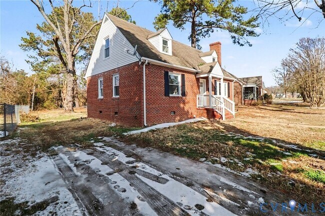 Building Photo - 1342 Evergreen Ave