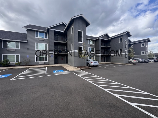 Building Photo - 1100 Q St