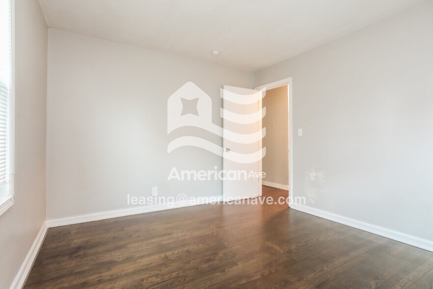 Building Photo - 6835 Askew Ave